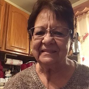 Meet your Posher, Mona